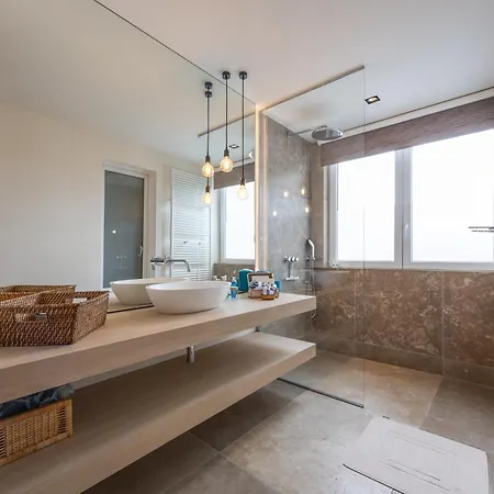 Apartment Lecomte - The Shoreline Collection 110